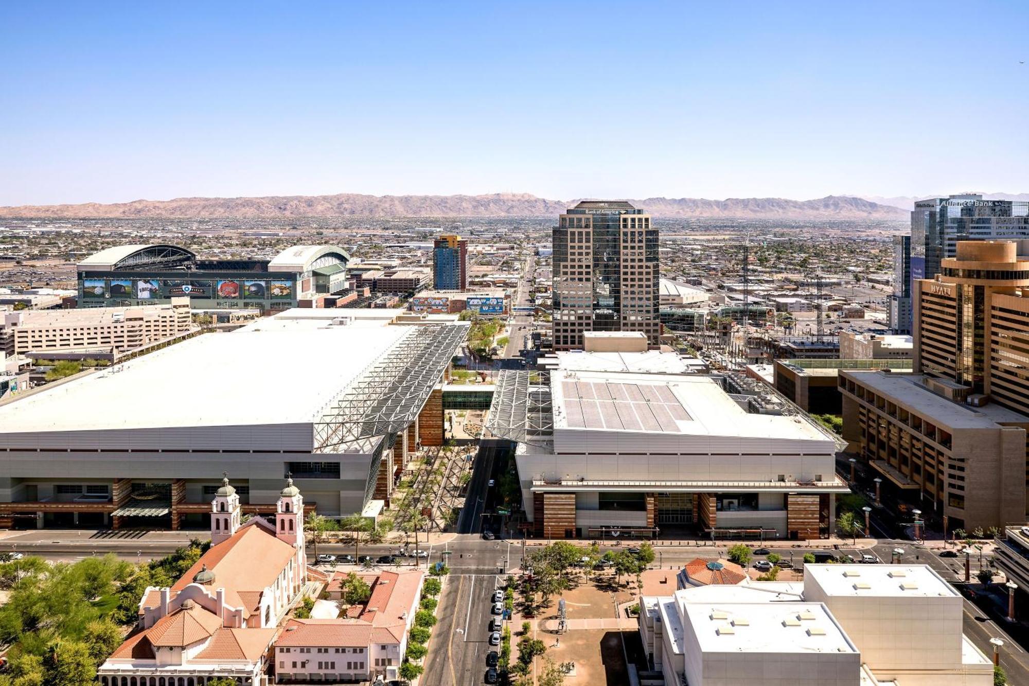 Sheraton Phoenix Downtown Hotel Exterior photo