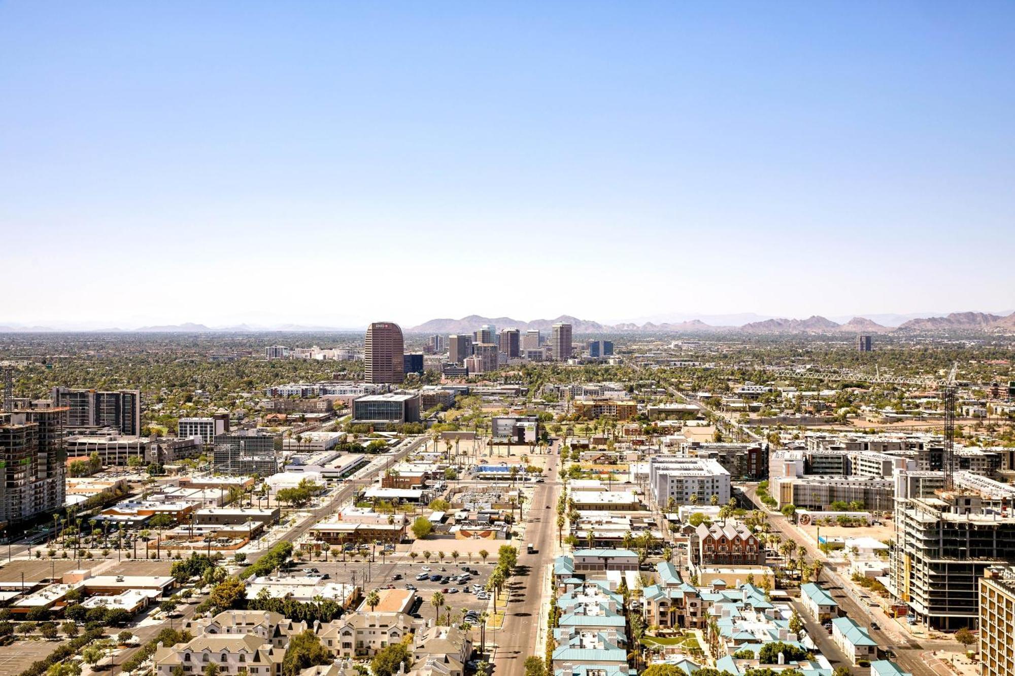 Sheraton Phoenix Downtown Hotel Exterior photo